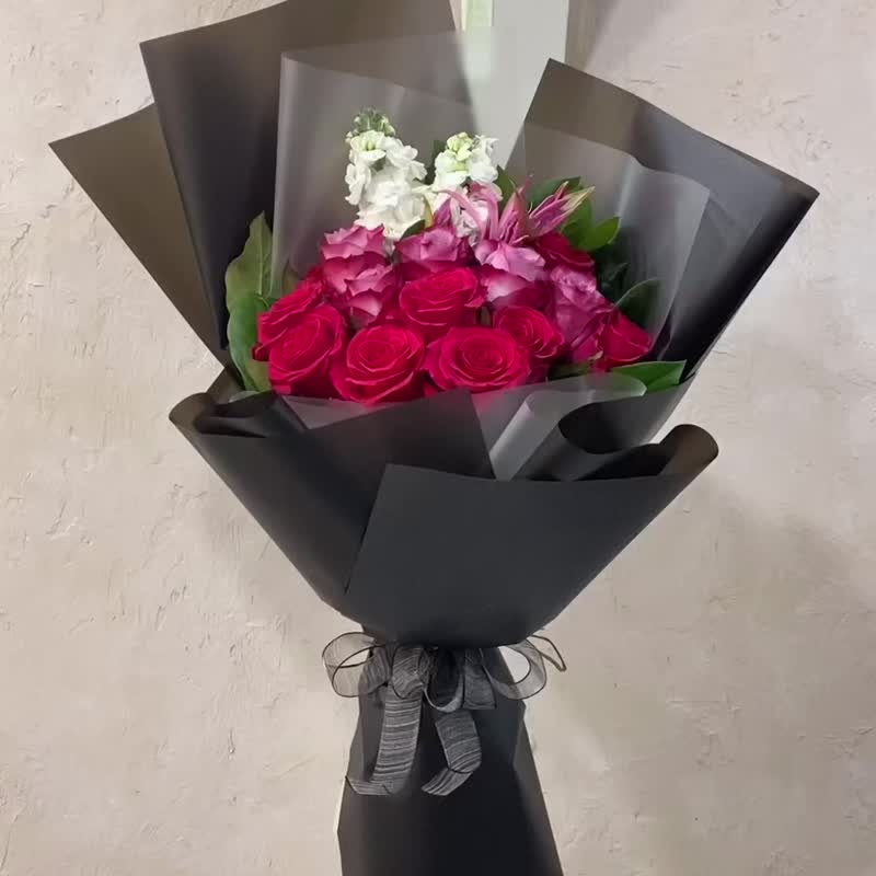 【纪念日/ 圣诞/ 生日/ 求婚花束】百搭场合双色玫瑰鲜花束Le Duo - 植栽/盆栽 - 植物．花 黑色